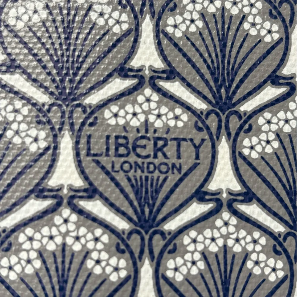 Liberty London all purpose Flat Clutch - Picture 3 of 7